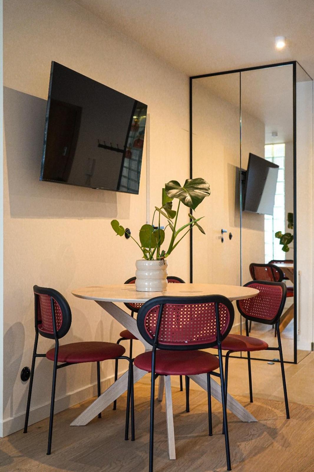 Cicha Z Duzym Balkonem- Miejsce Parkingowe W Garazu Apartment *